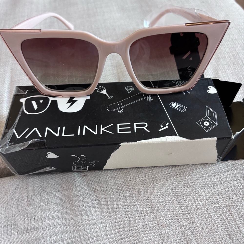 VANLINKER Polarized Rectangle Retro Vintage Sunglasses For Women Chunky Glasses